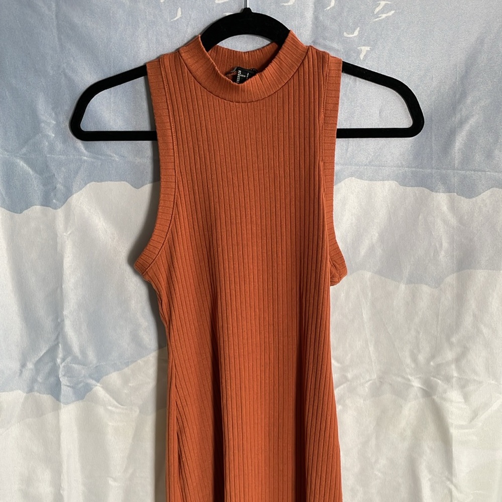 Ribbed sleeveless midi dress